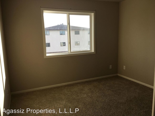 Foto del edificio - 501-516 West Agassiz Circle Southeast