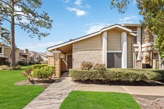Building Photo - 12018 Willow Trail