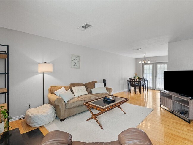 Foto del edificio - 18515 Egret Bay Blvd