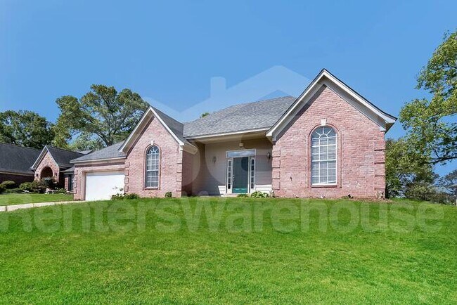 Building Photo - Spacious Olive Branch Home