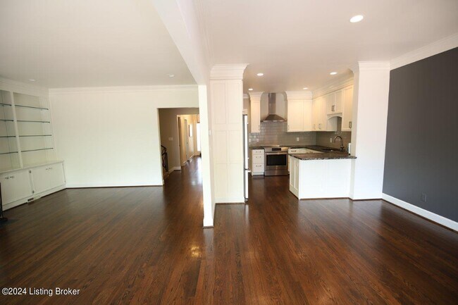 Building Photo - 4112 Massie Ave