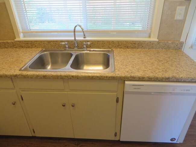 Foto del edificio - 2 bed 1 bath Duplex in Georgetown