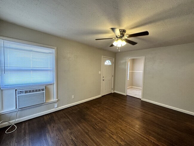 Building Photo - Colorado Apartments