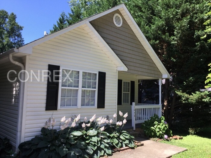 Primary Photo - Adorable 3 Bedroom Home