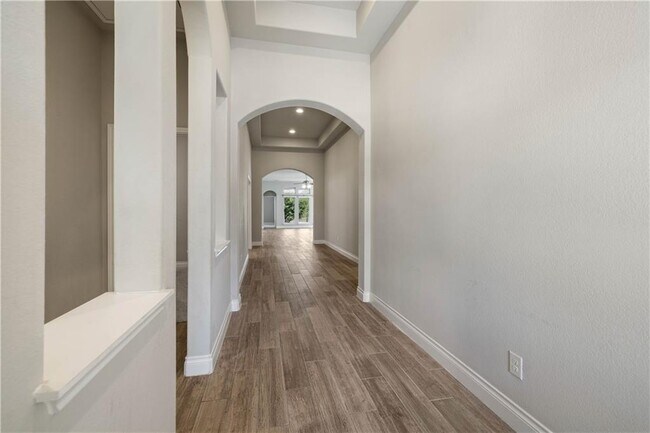 Building Photo - 421 Inspiration Dr