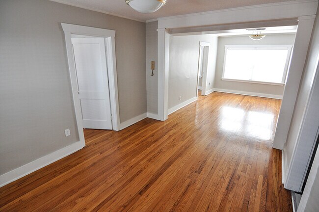 Foto del edificio - 2-Bed 1-Bath in Southmoreland Neighborhood!
