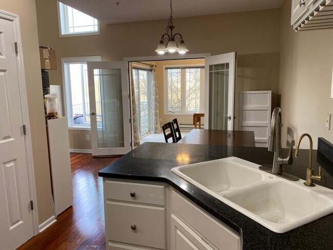 Foto del edificio - 5030 Archer Ln N