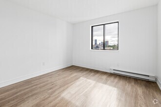 1BR, 1BA - 678SF - Bedroom - 545 547 & 565 Belmont Avenue W