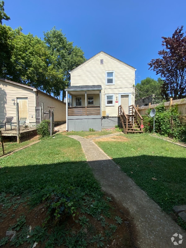 Building Photo - 655 Faulkner Ave