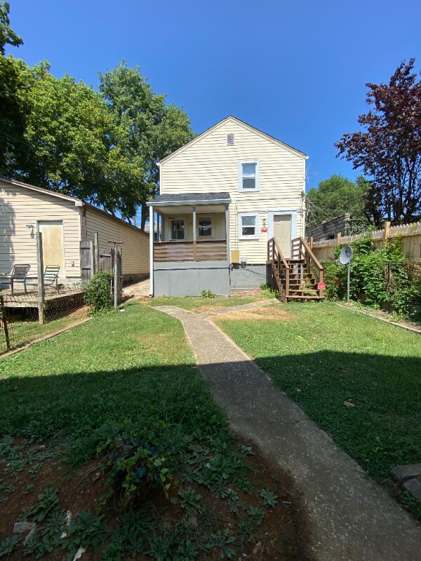 Foto principal - 655 Faulkner Ave