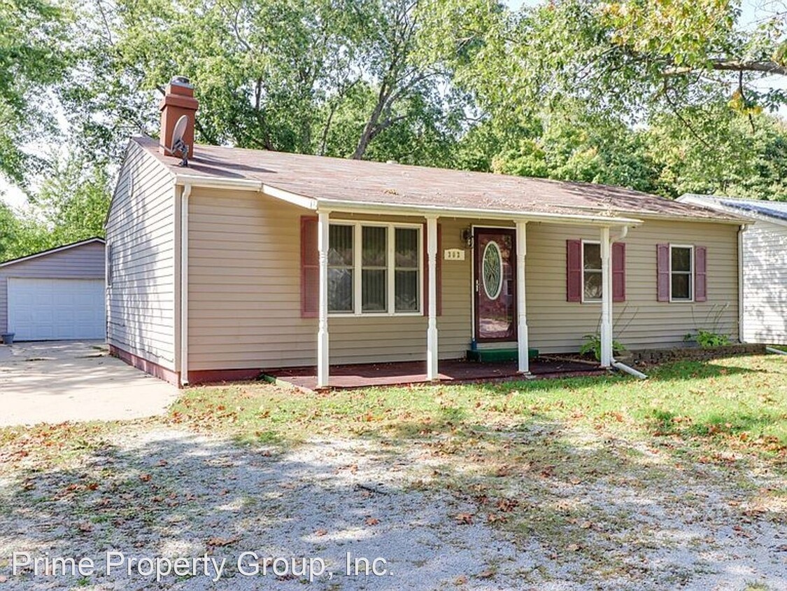 Primary Photo - 3 br, 1 bath House - 202 N. Price