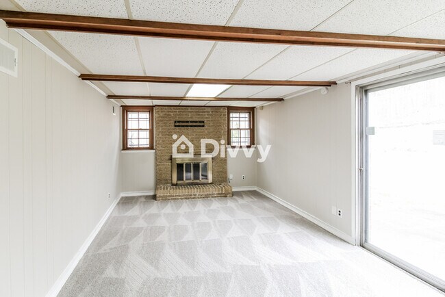 Foto del edificio - 1624 Stephenson Rd