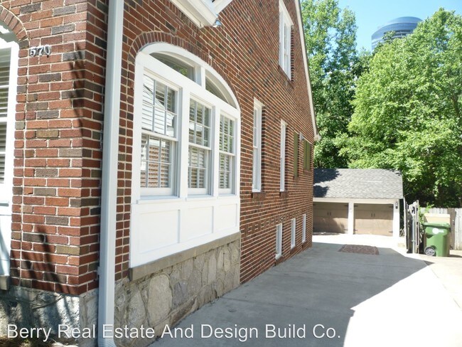 Building Photo - 4 br, 3 bath House - 570 Martina Drive, NE