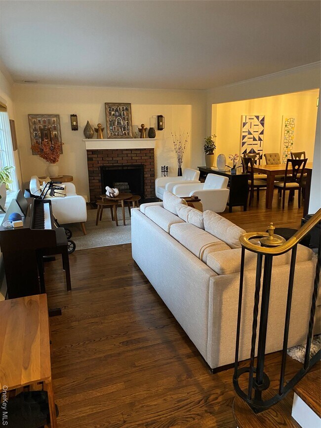 Foto del edificio - 4 Knollwood Rd