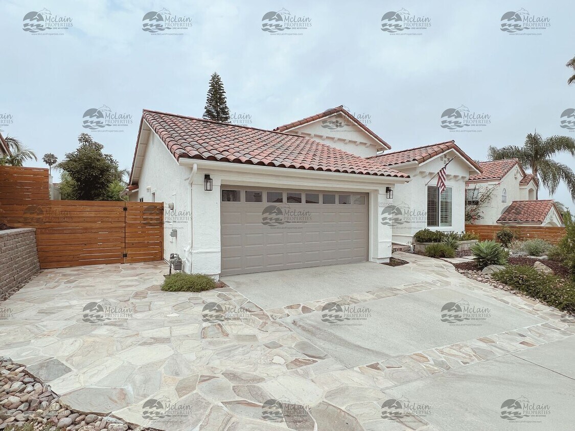 Primary Photo - Remodeled Two-Story 3BD/2BA Home in Gated ...