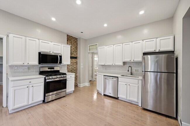 Foto del edificio - 515 W 25th St