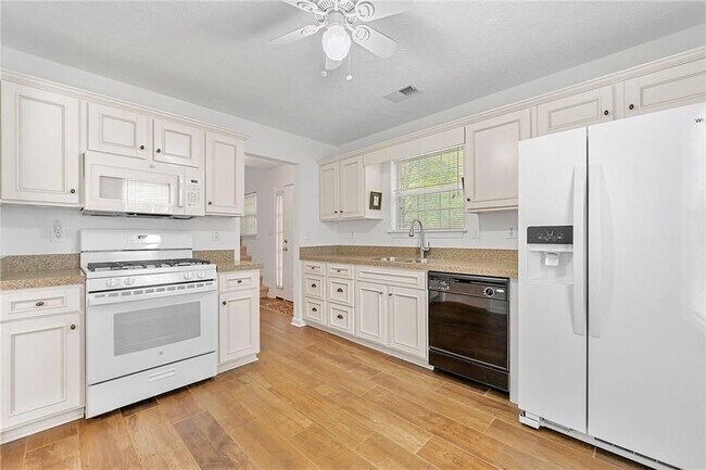 Foto del edificio - 3040 Majestic Park Ct