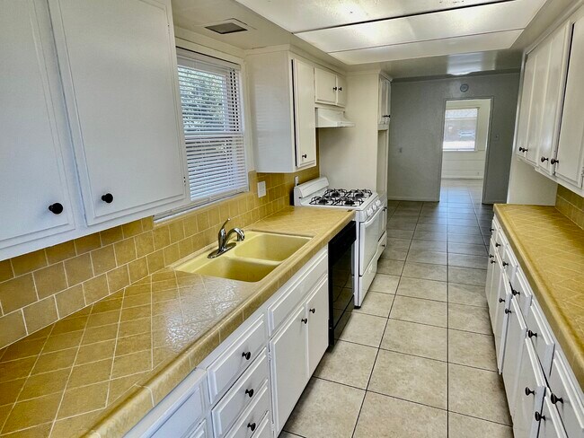 Foto del edificio - 5769 Eugene St