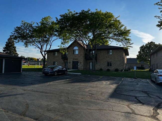 Building Photo - W2649 Barney Ct