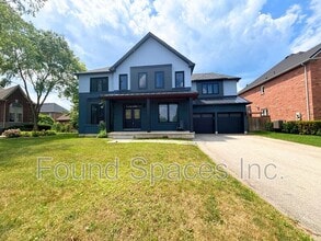 Building Photo - 12 Delrosa Way