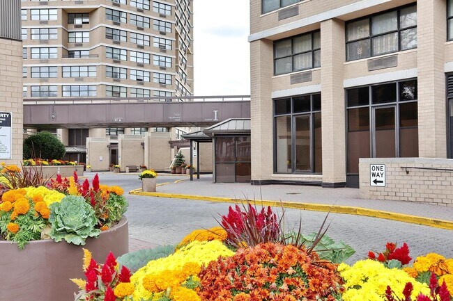 Foto del edificio - 7002 JFK Blvd E