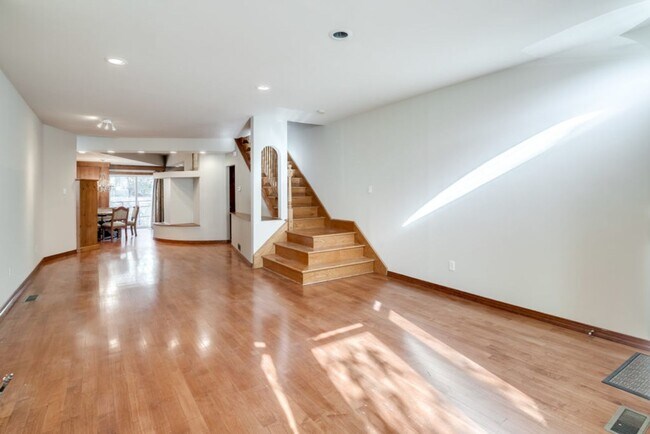 Foto del edificio - Spacious Three Bedroom Graduate Hospital Home w/ Roof Deck!
