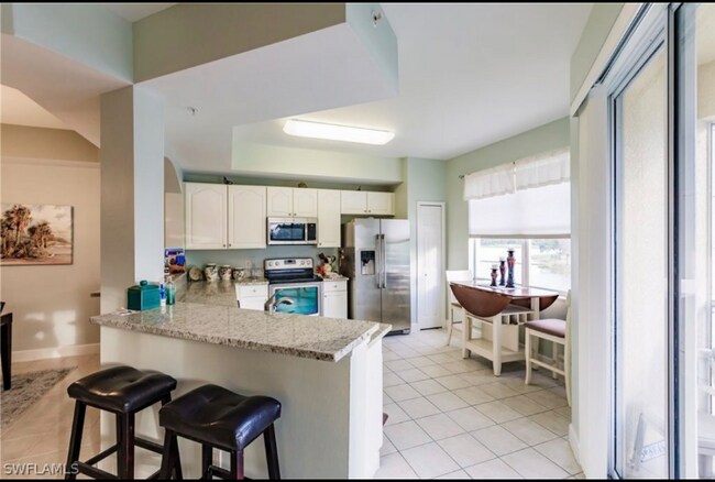 Building Photo - 10710 Ravenna Way