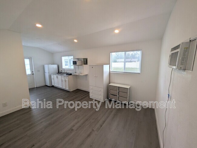 Foto del edificio - 1002 Kirkland Dr