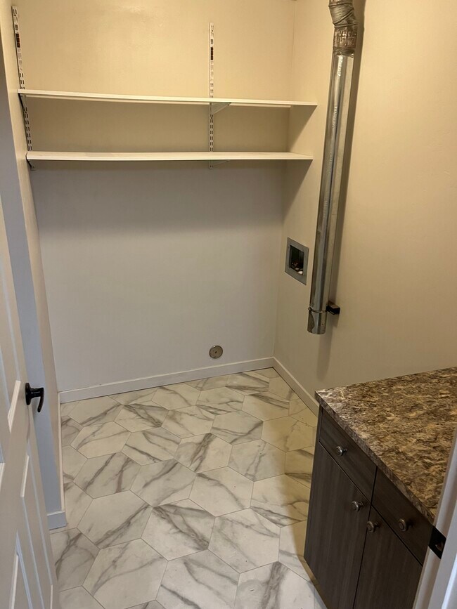 Laundry room - 4815 Continental Ln