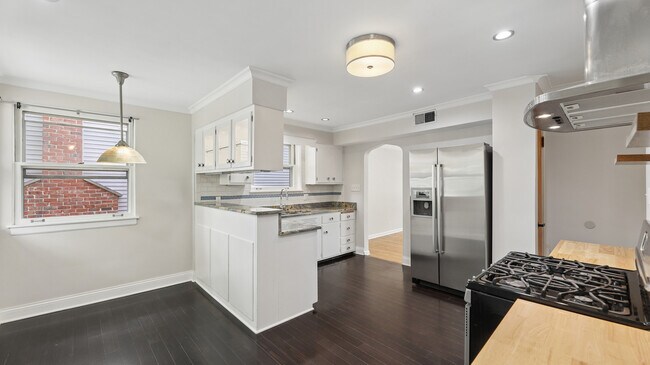 Foto del edificio - 893 S Poplar Ave