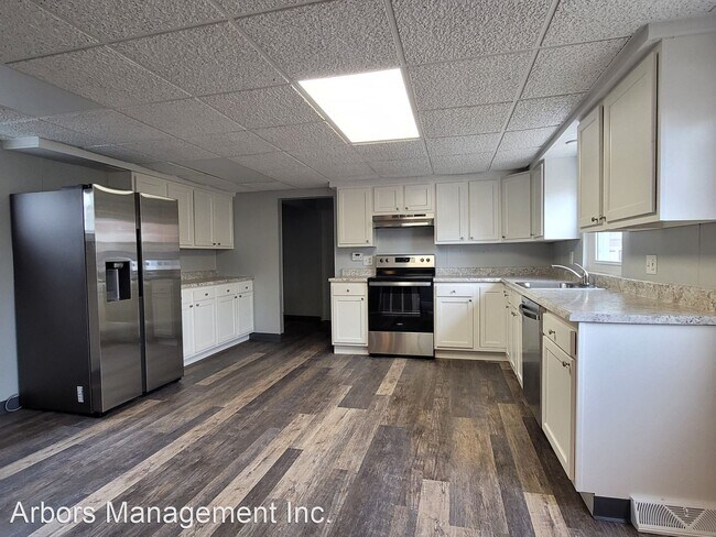 Building Photo - 4 br, 3 bath House - 3011 Shadeland Avenue