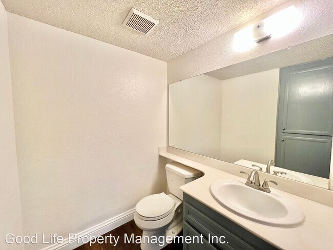 Building Photo - 2 br, 1.5 bath House - 3575 Monair Drive U...