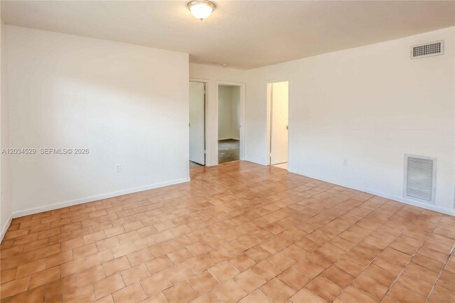 Foto del edificio - 6747 NW 5th Ct