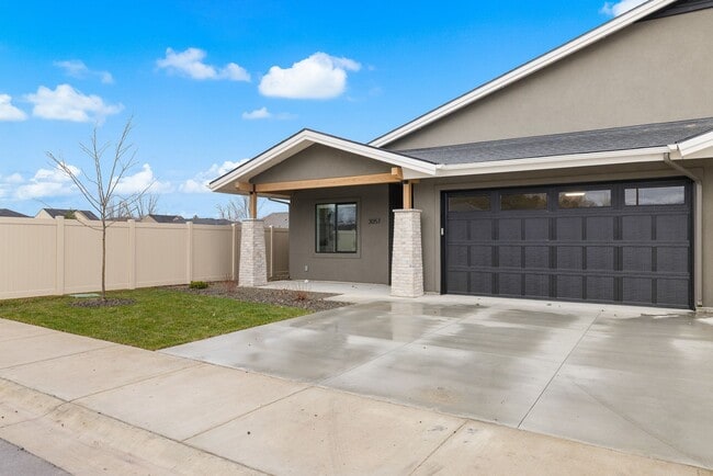 Building Photo - Brand New Luxury Duplex-Top of the line finishes & walking distance to The Village.