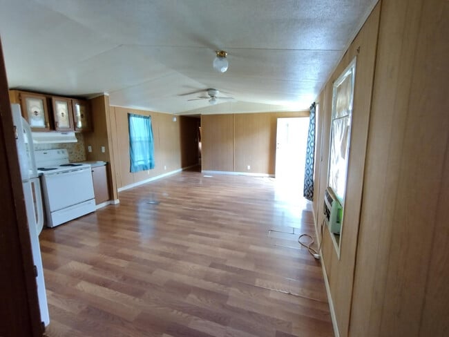 Building Photo - 100 Private Road 3376 F