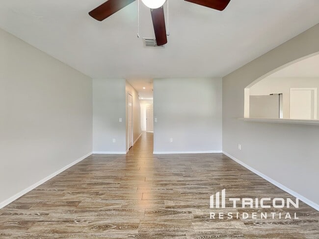Building Photo - 3013 Whispering Trails Dr
