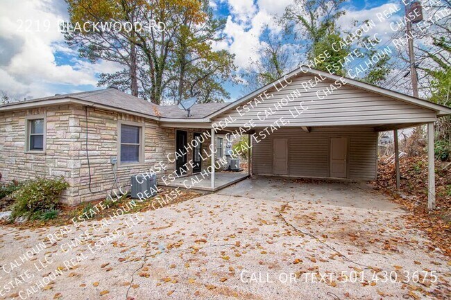 Foto del edificio - 2219 Blackwood Rd