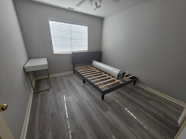 Foto del edificio - 6225 Thicket Ct