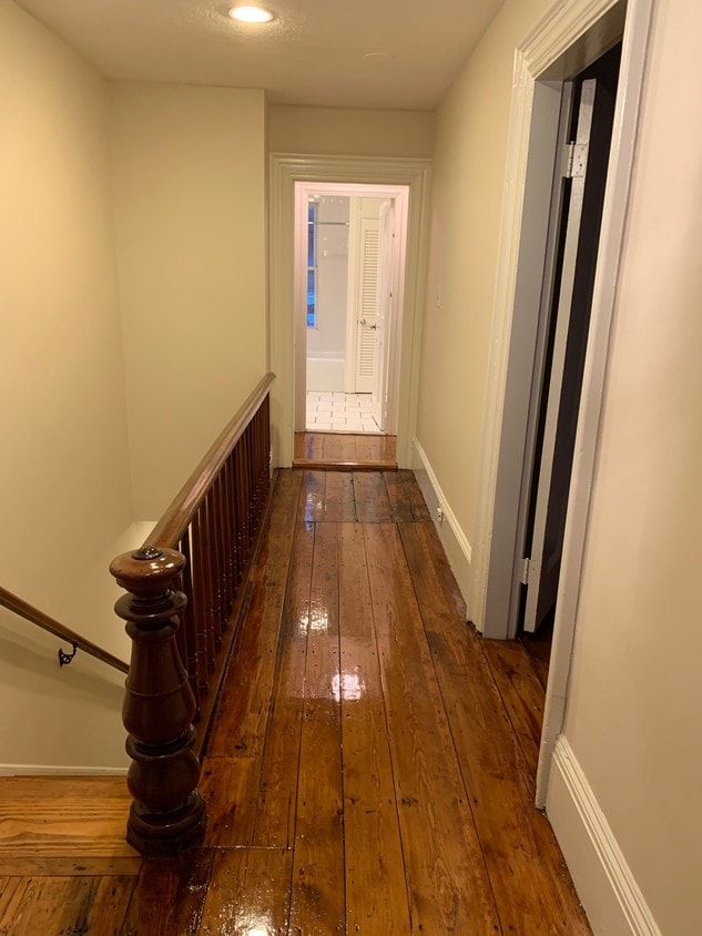 Entrada al pasillo - 163 W Newton St
