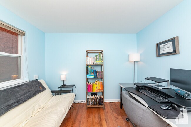 Building Photo - updated 2bd condo with private patio - aug...