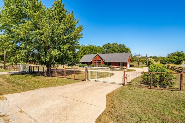 Foto del edificio - 800 Oak Ln Dr
