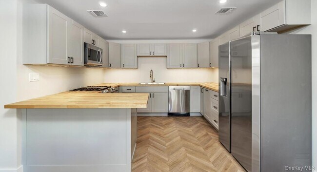 Foto del edificio - 67 Maple Ave