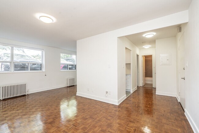 Building Photo - 12 Bater Ave