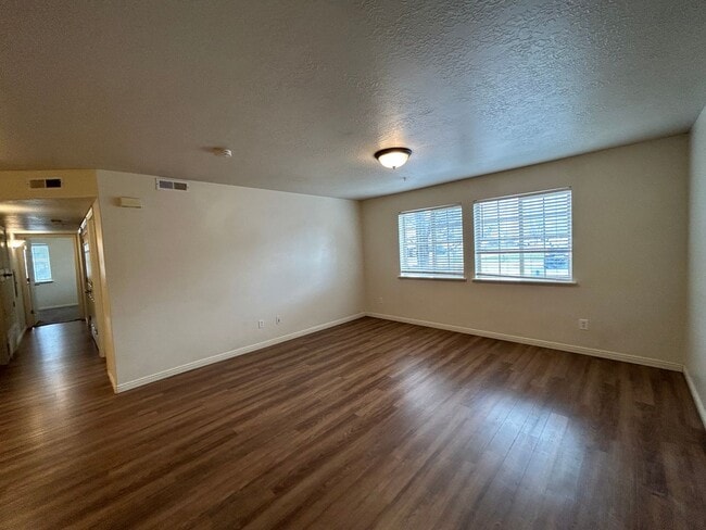 Foto del edificio - 3 Bedroom 2.5 Bathroom Condo-Pool-Clubhous...