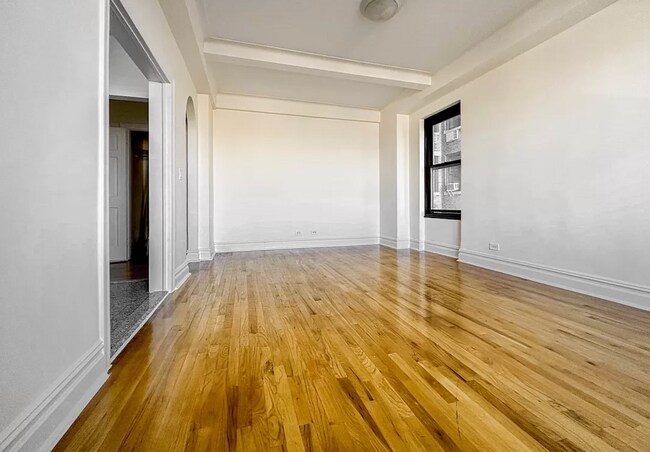 Foto del edificio - 344 E 11th St