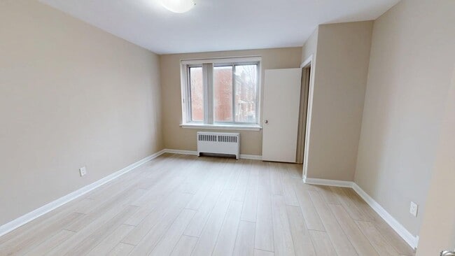 Interior Photo - Arbor Village - 1073 Hollington