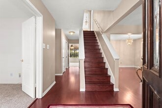 Building Photo - 2415 Parkwood Ln