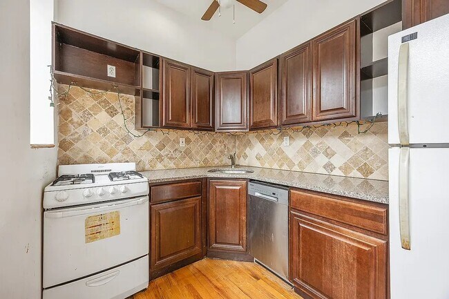 Foto del edificio - 301 W 151st St