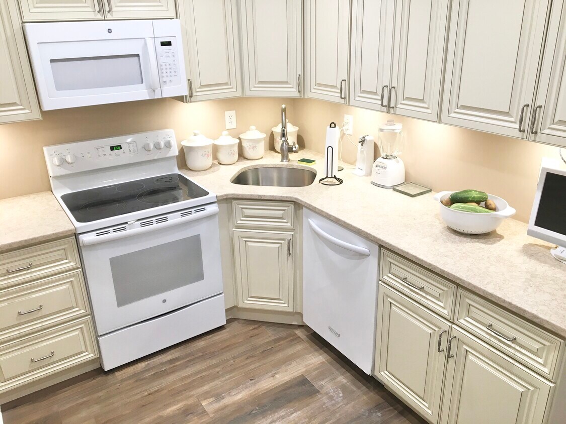 Foto principal - 96 Massapequa Ave