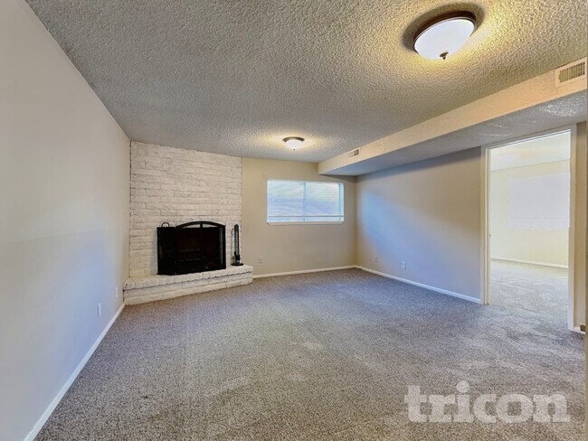 Foto del edificio - 1270 Kings Row